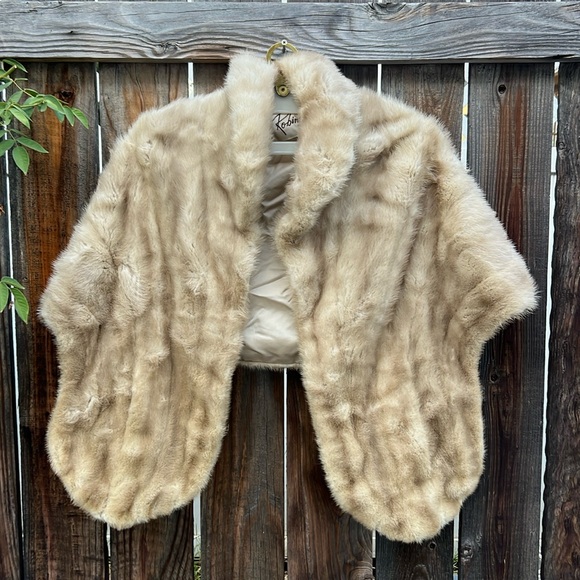 Vintage Robinson California  authentic fur over the shoulder coat.❤️ - Picture 1 of 17